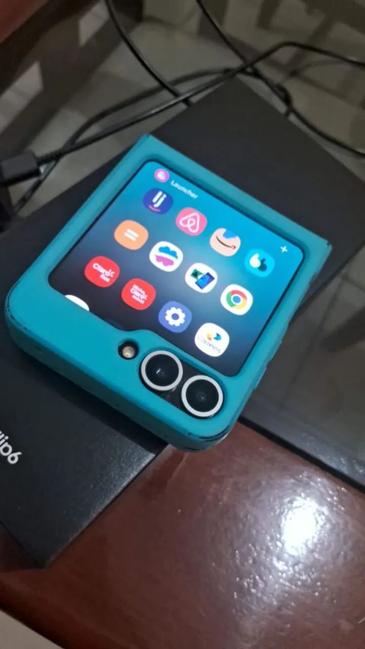 V/T Samsung Z Flip 6 256gb  completo com nota e garantia - Foto 3