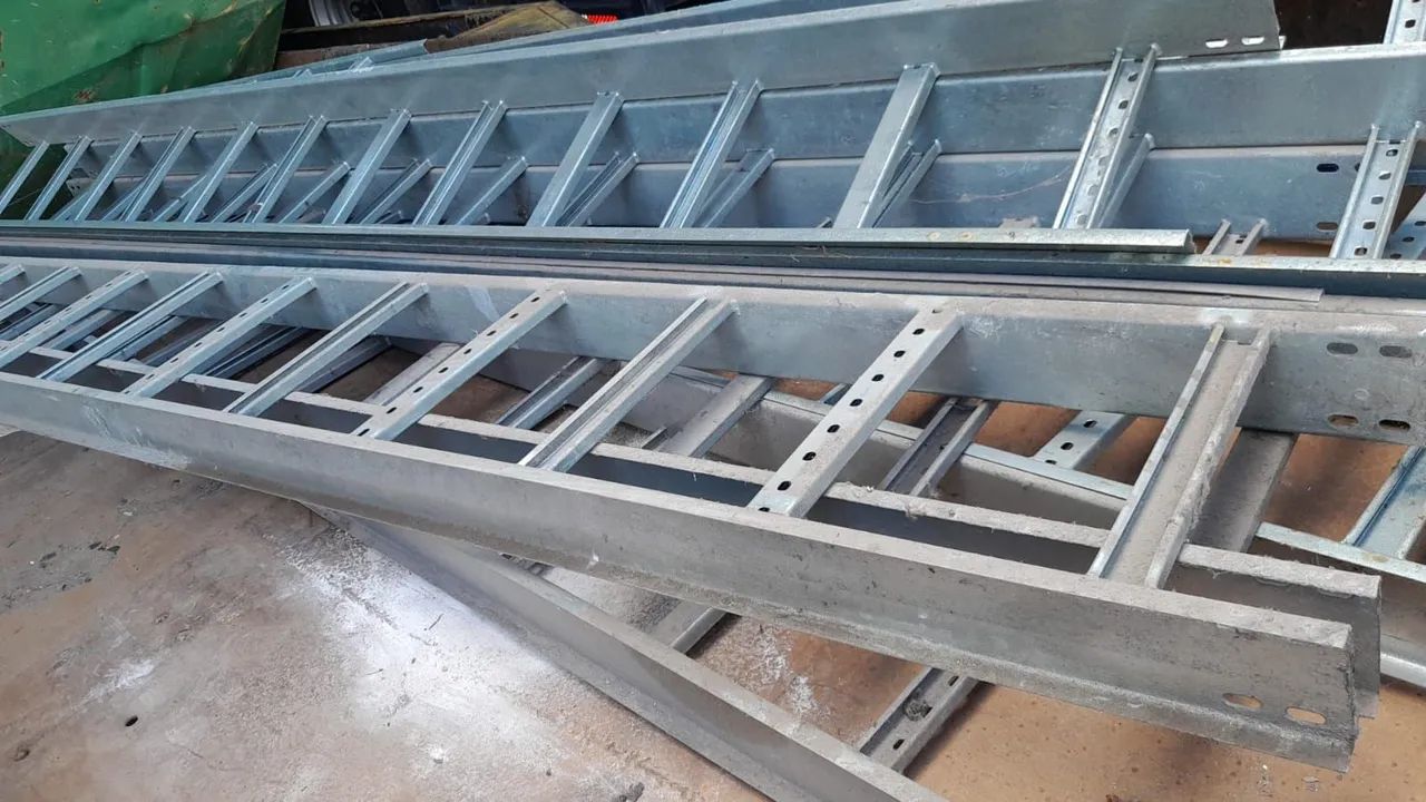 VENDO ESCADA ELETROCALHA 64573740480898121