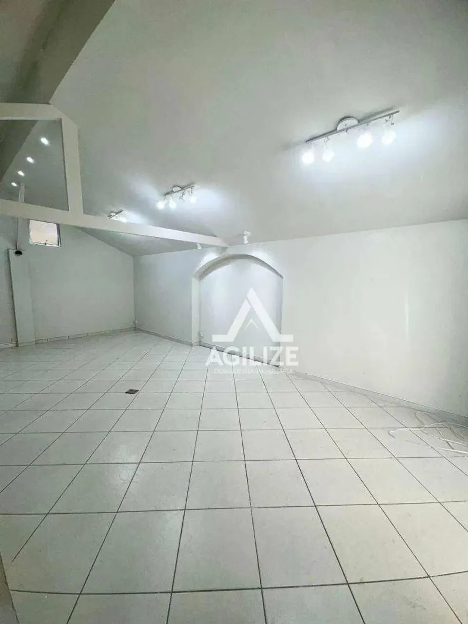 Sala para alugar, 26 m² por R$ 1.750,88/mês - Cavaleiros - Macaé/RJ