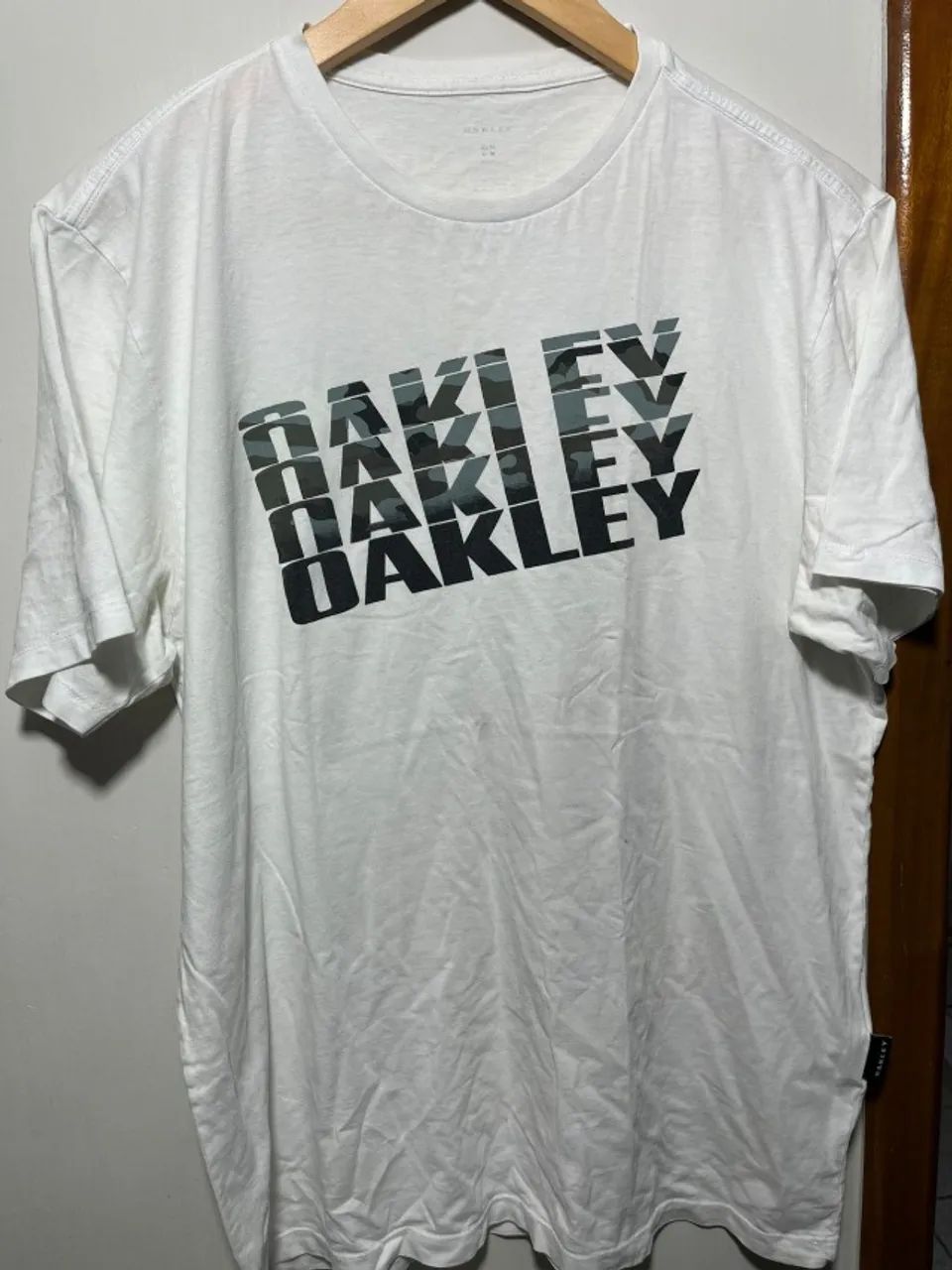 Camiseta Oakley Logo Camo
