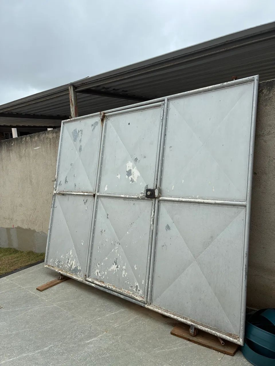 Portão de garagem64319460966657121