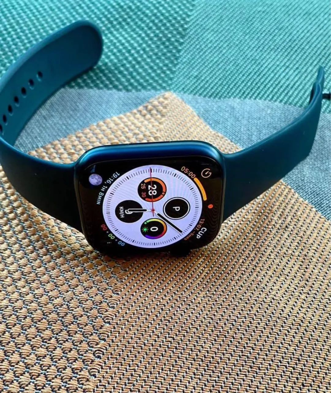 Apple Watch 8   GPS
