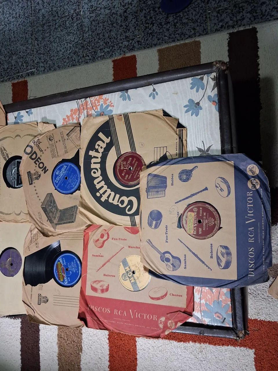 Coleção de Discos de Vinil Antigos - RCA Victor e Odeon