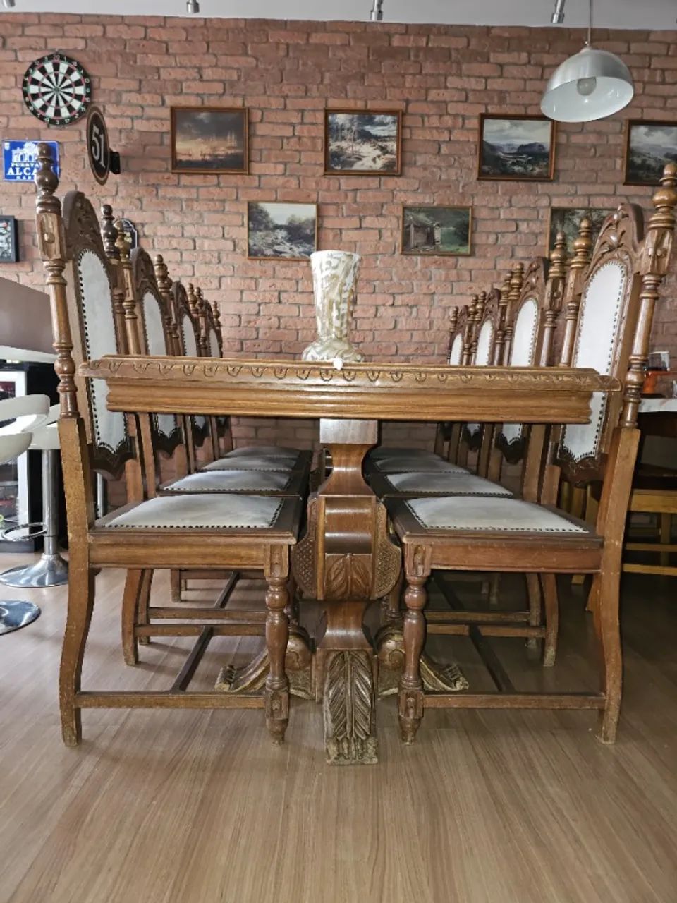 Mesa de Jantar de Madeira Cerejeira com 8 cadeiras - Foto 2