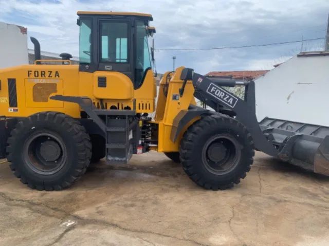 Vendo pá carregadeira