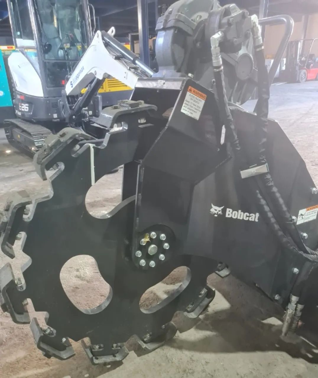 Implemento Compactador De Valeta Marca Bobcat Semi Novo