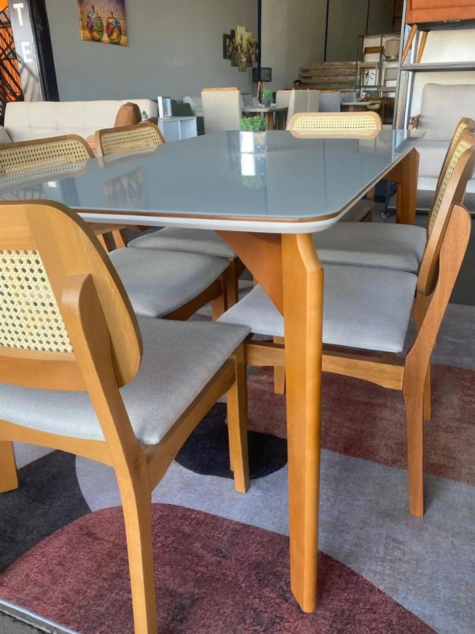 Mesa em madeira com 6 cadeiras em madeira  - Foto 4