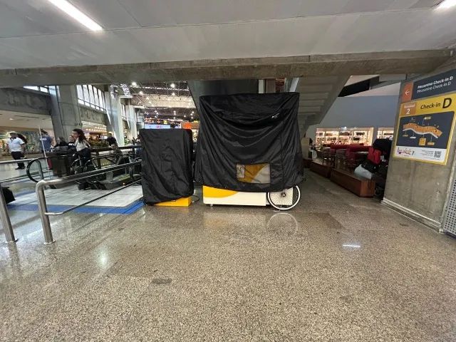 Carrinho e Totem em MDF de 15mm revestido em laminado Amarelo Novo Cromo Real L523 e Marfi - Foto 4