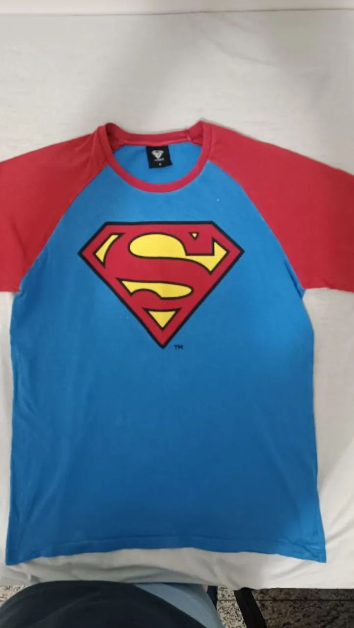 Kit com 2 camisa de personagens tamanho M  - Foto 3
