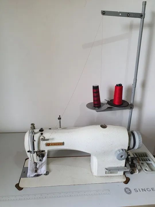 Máquina Reta industrial Singer  - Foto 4