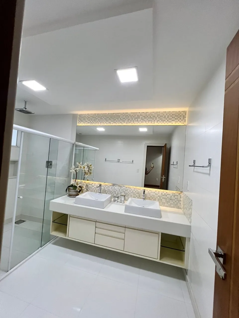 Apartamento mobiliado, auto padrão, Centro, Linhares - ES