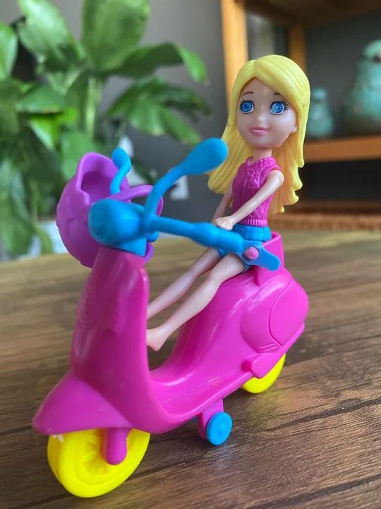 Boneca com Motocicleta - Brinquedo Infantil Polly  - Foto 2