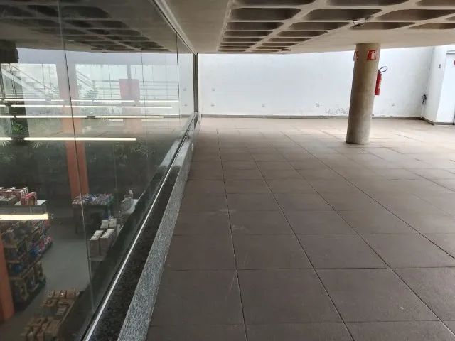 Área de 80m², mezanino com vista para a lagoa Paulino.
