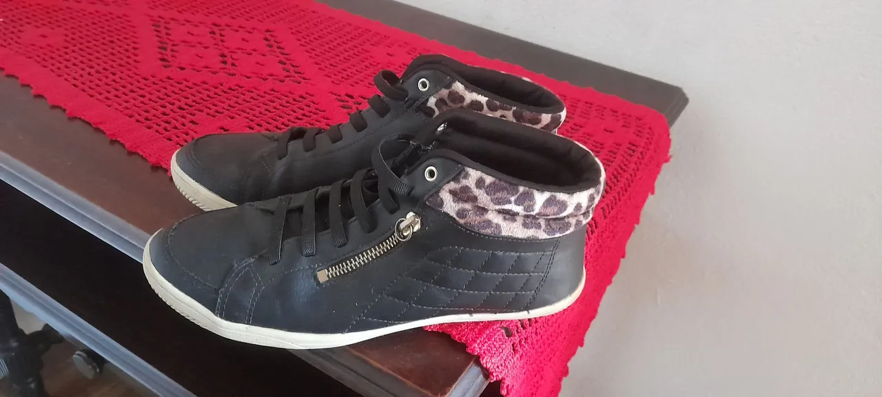 Bota mississipi N38 preta meio estação