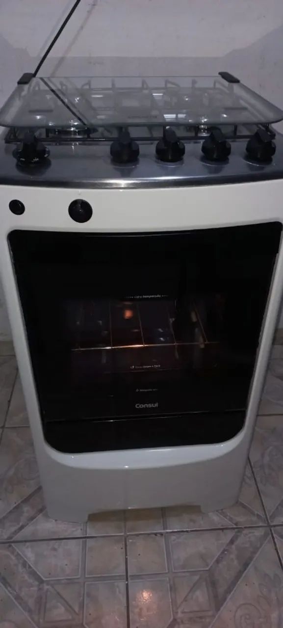Fogão consul automático em ótimo estado e com garantia 