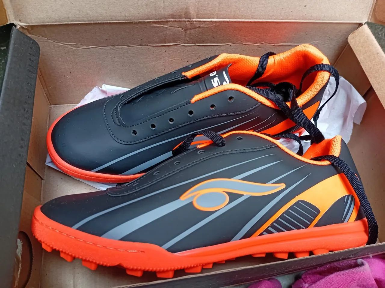 Chuteira nova nunca usada - Foto 2