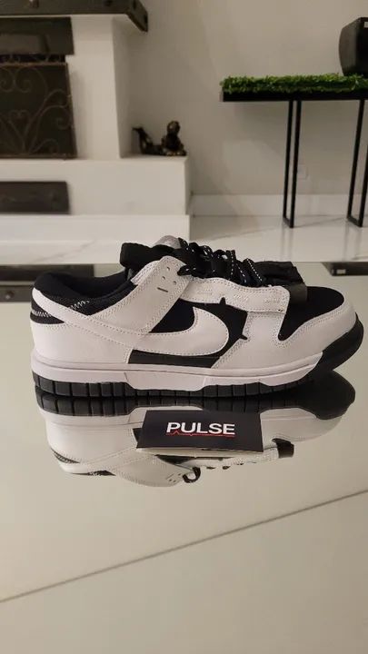 Nike Dunk Low Jumbo Reverse Panda - Tamanho 42BR - Foto 2