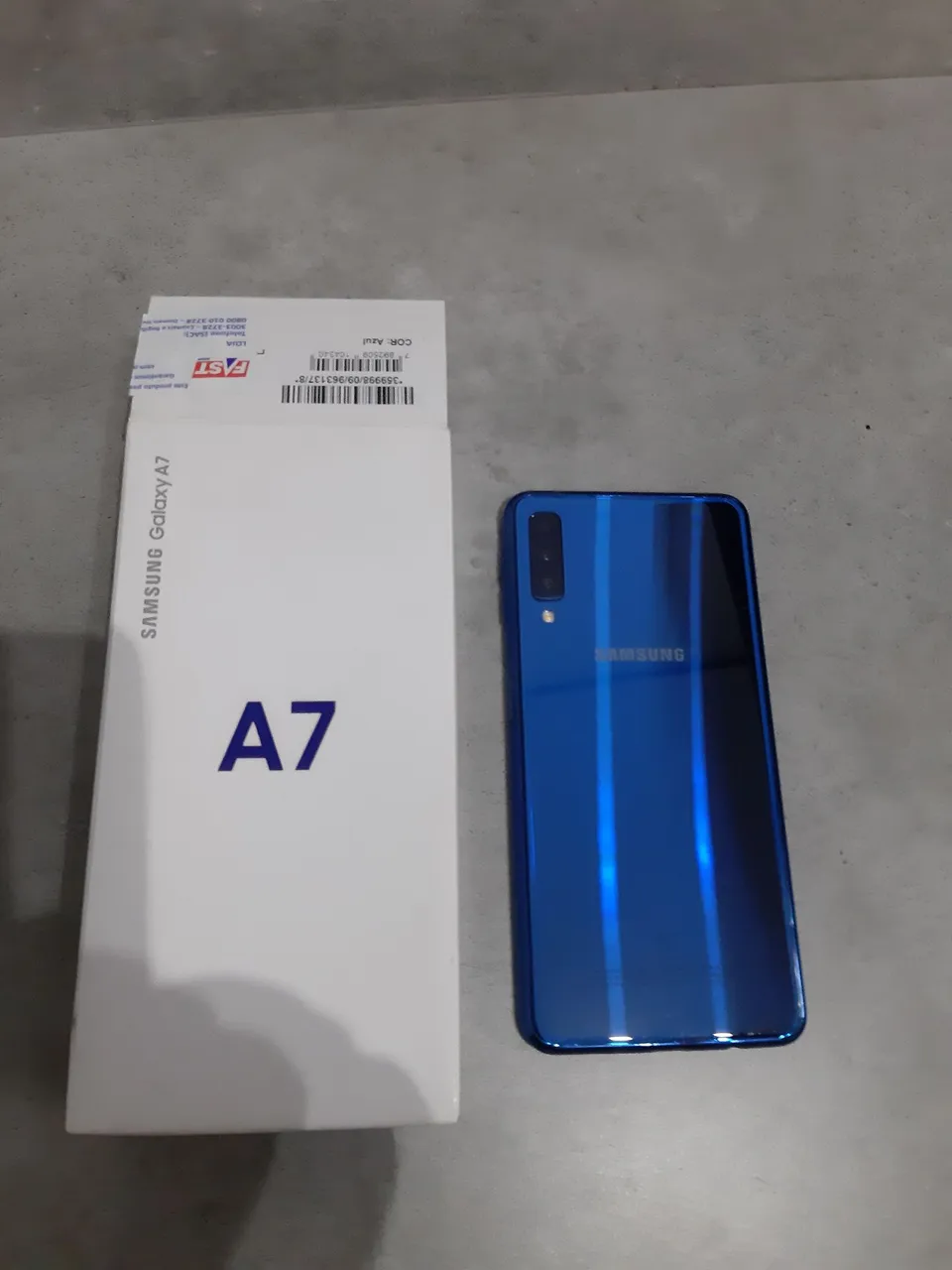 Smartphone sansung a7 128 gb em ótimo estado