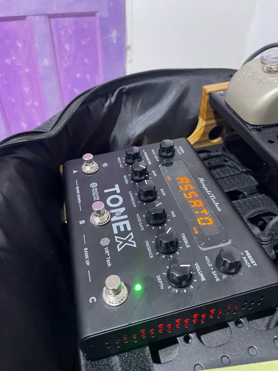 Vende-se ToneX Pedal, aceito troca em Hx