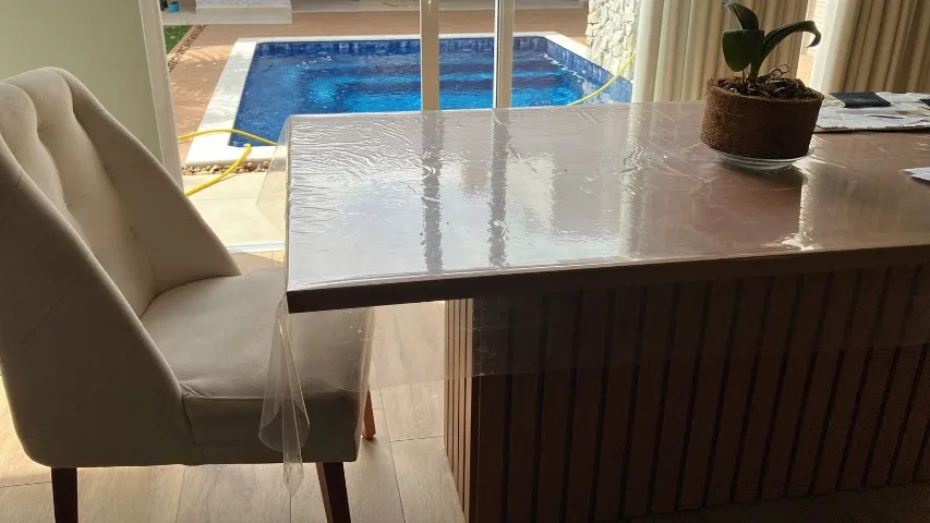 Mesa jantar madeira com 6 cadeiras estofadas
