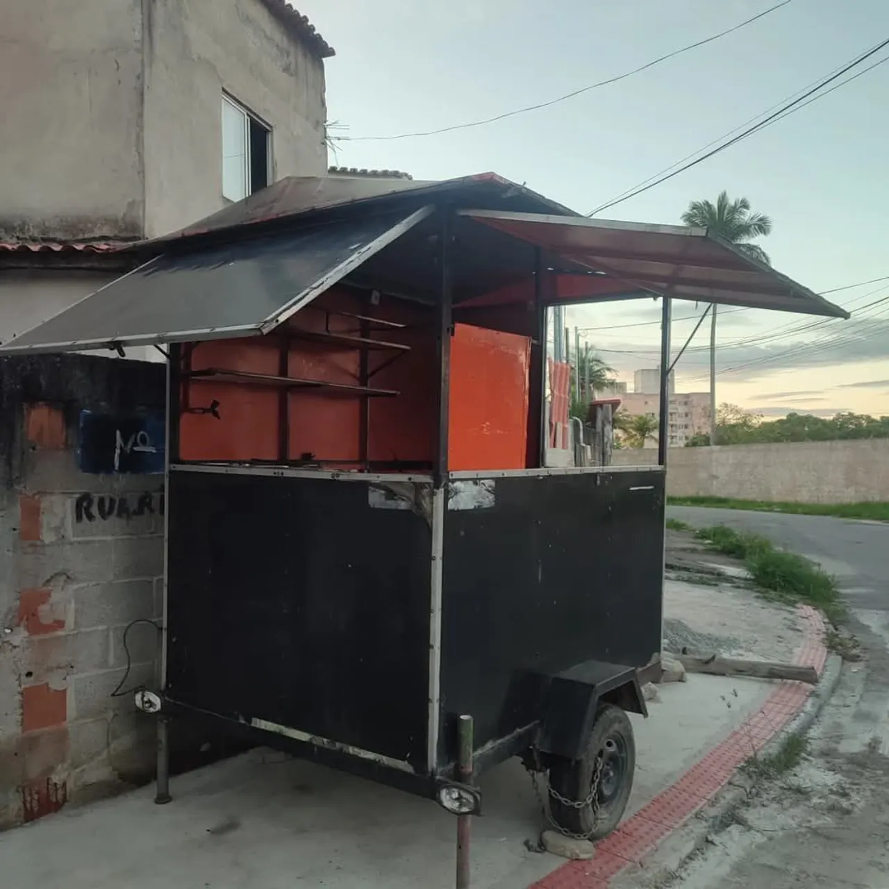 Trailer/Carrinho de lanche com estrutura metálica