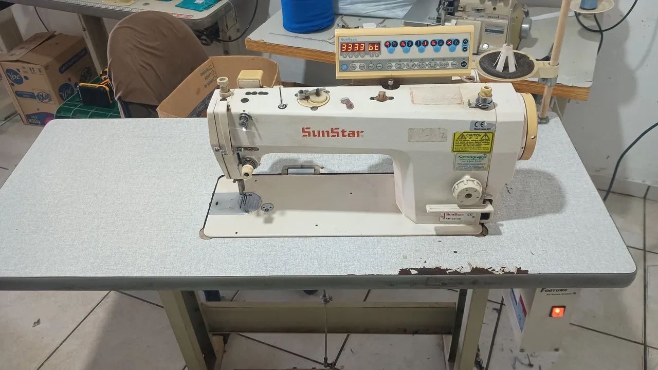 Vende -se duas máquinas costura industrial.