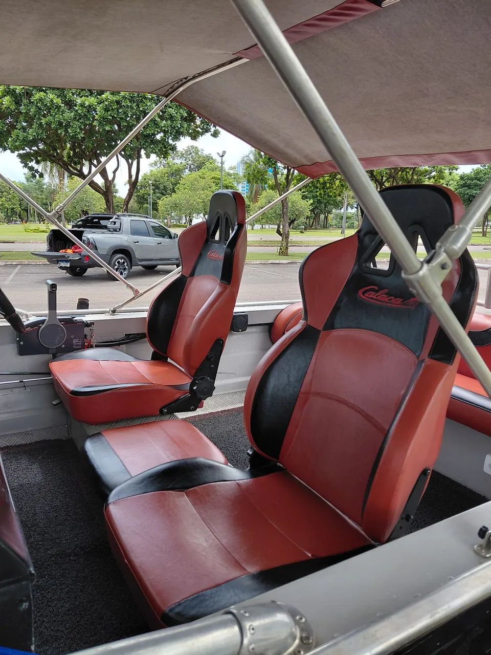 LANCHA CALAÇA "PESQUE/LAZER" DE 20 PÉS, MOTOR 90 HP YAMAHA, MUITO CONSERVADA. - Foto 6