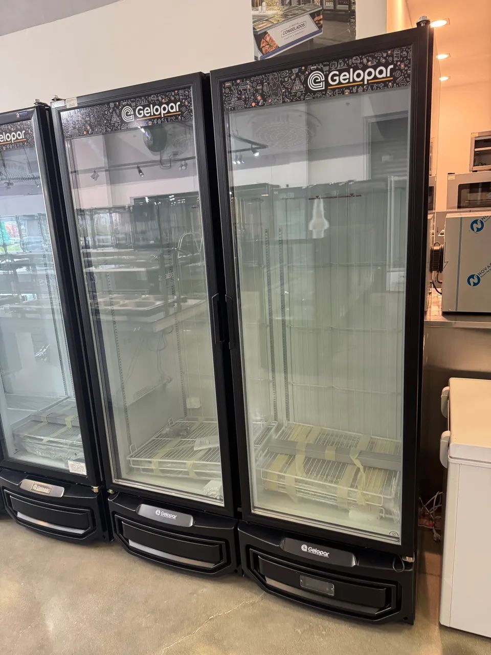 Conservador vertical conveniência congelados 2 portas vidro Gelopar  - Foto 3