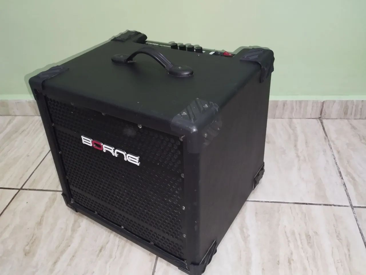 Cubo pra teclado btk 100 lindo