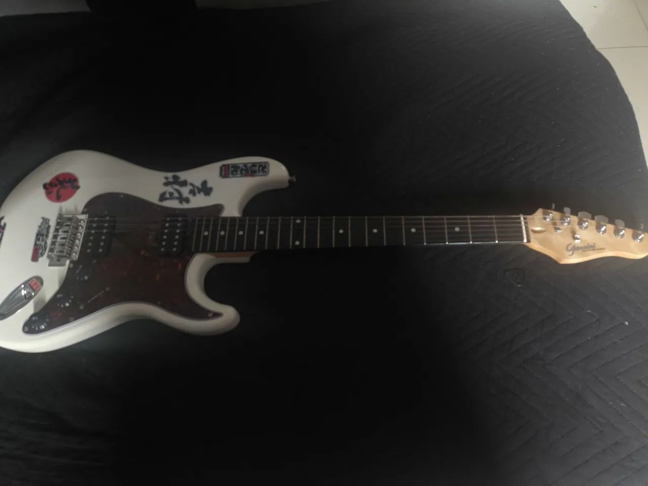 Guitarra gianini g-102, tenho preferência pra trocar ela num baixo 4 cordas - Foto 2