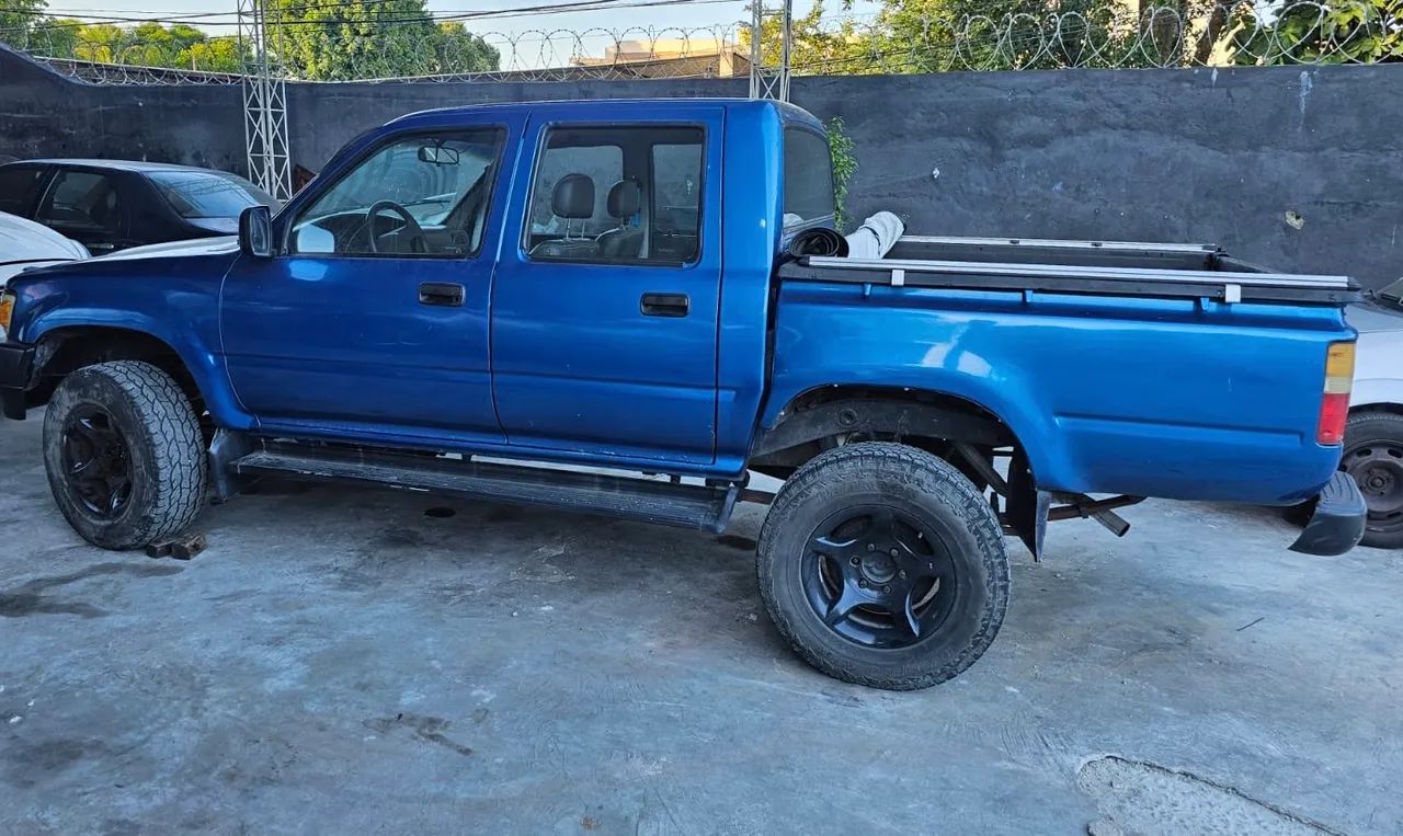 Toyota Hilux CD SR5 4X4 2.8 Diesel 1999