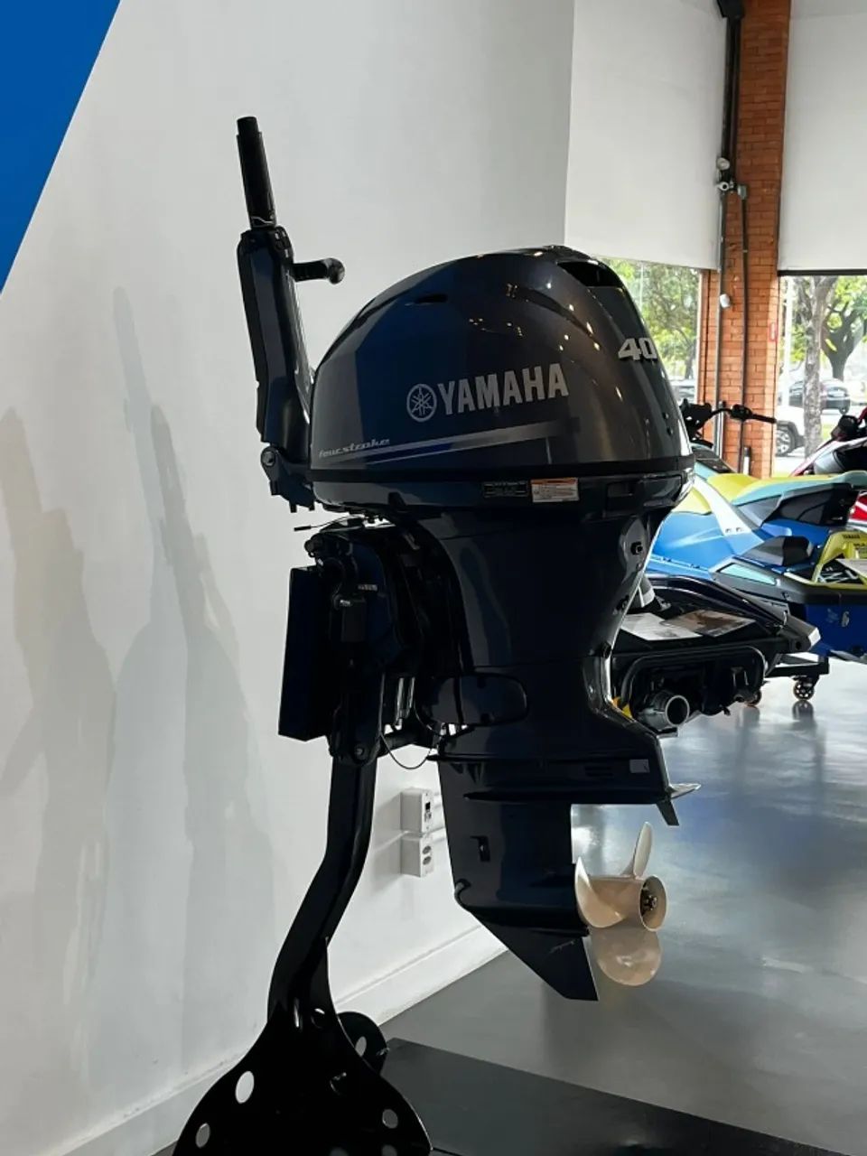 Motor de Popa 40HP 4 Tempos YAMAHA - Foto 4