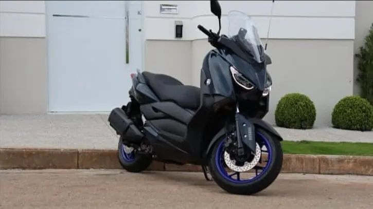 XMAX