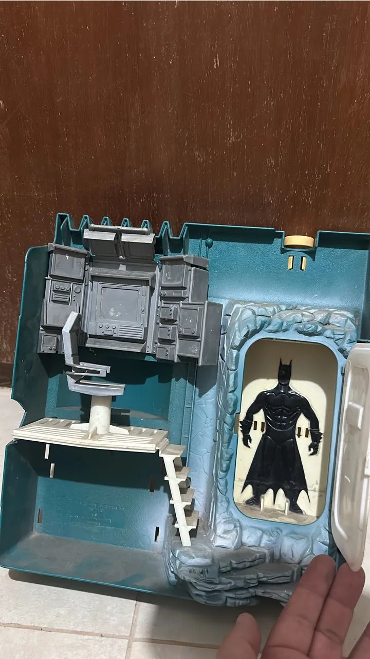 Wayne manor relíquia demais essa casa do Batman - Foto 3