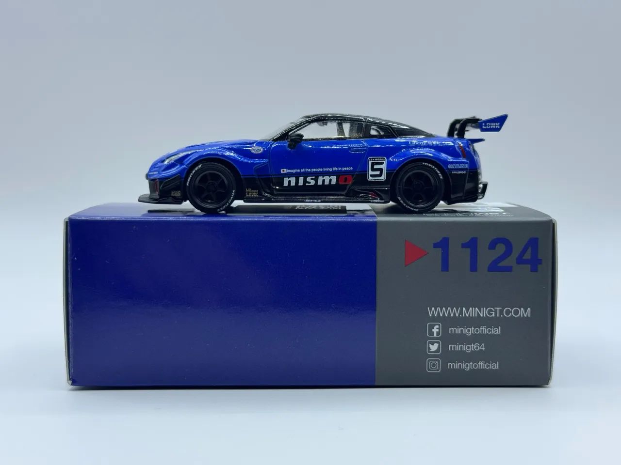 Mini GT 1124 - LB-Silhouette WORKS GT NISSAN 35GT-RR Ver.2 Blue