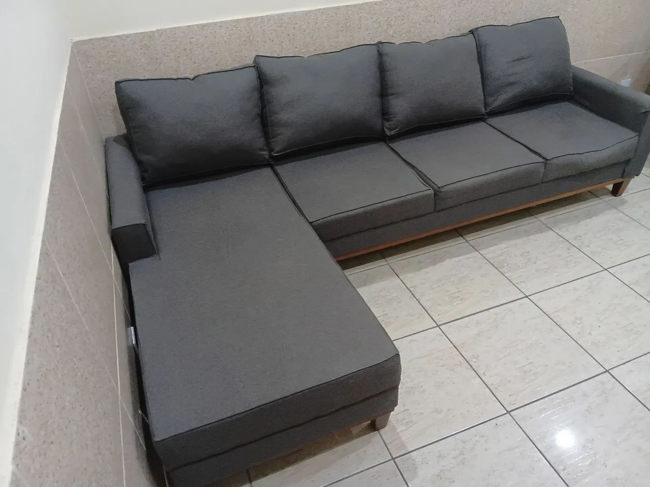 Vendo lindo sofá de 5 lugares seminovo - Foto 2