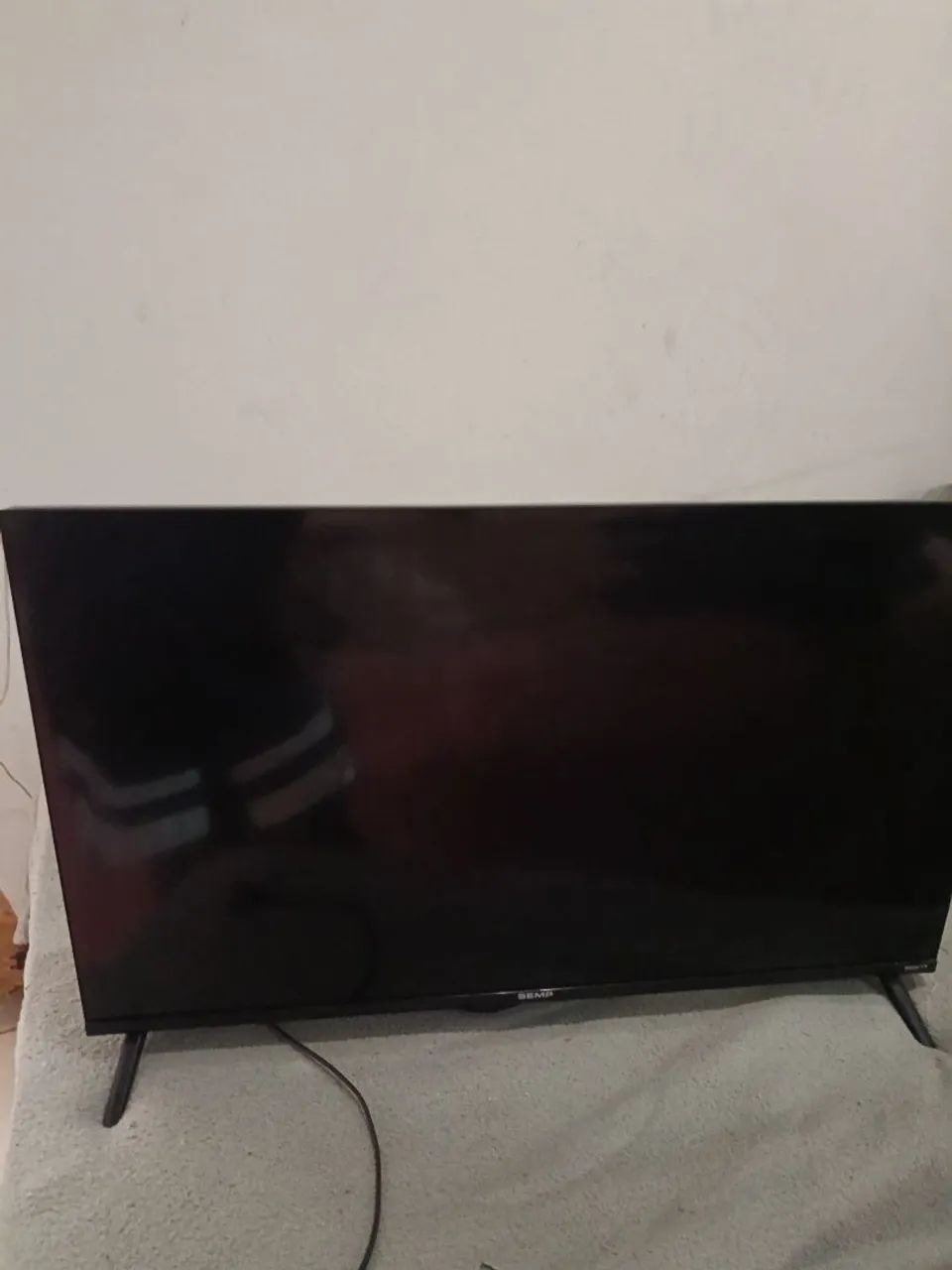 Vendo TV Smart semi nova, 32 polegadas, marca SEMP.