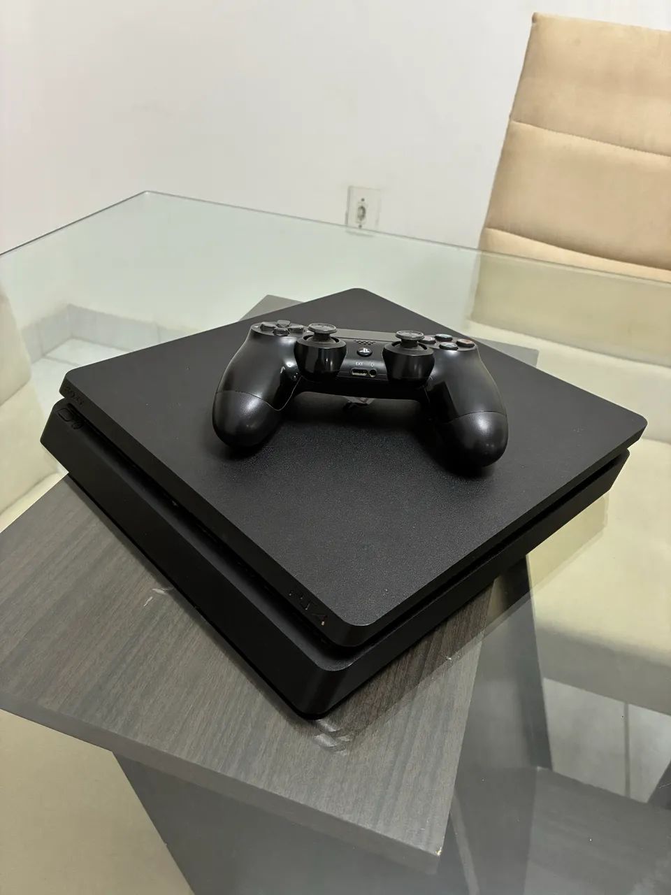 PS4 SLIM 1TB + CONTROLE