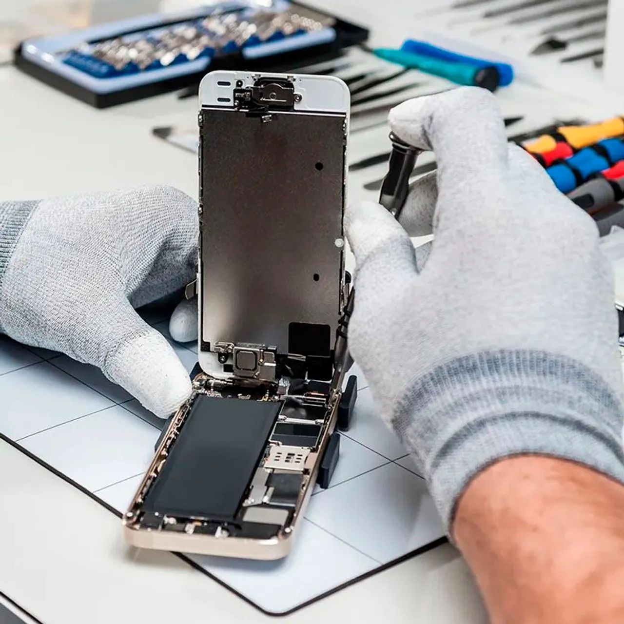 Manutenção de celular. Troca de tela e conector de carga - Foto 2