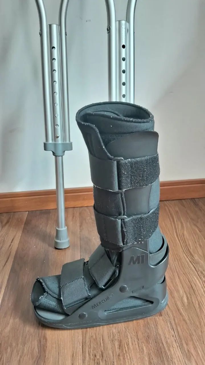 Muletas e Bota Ortopédica - Foto 2