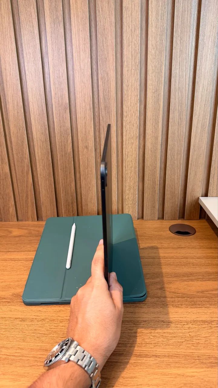 iPad Pro m4 256 versão celular impecável  - Foto 5