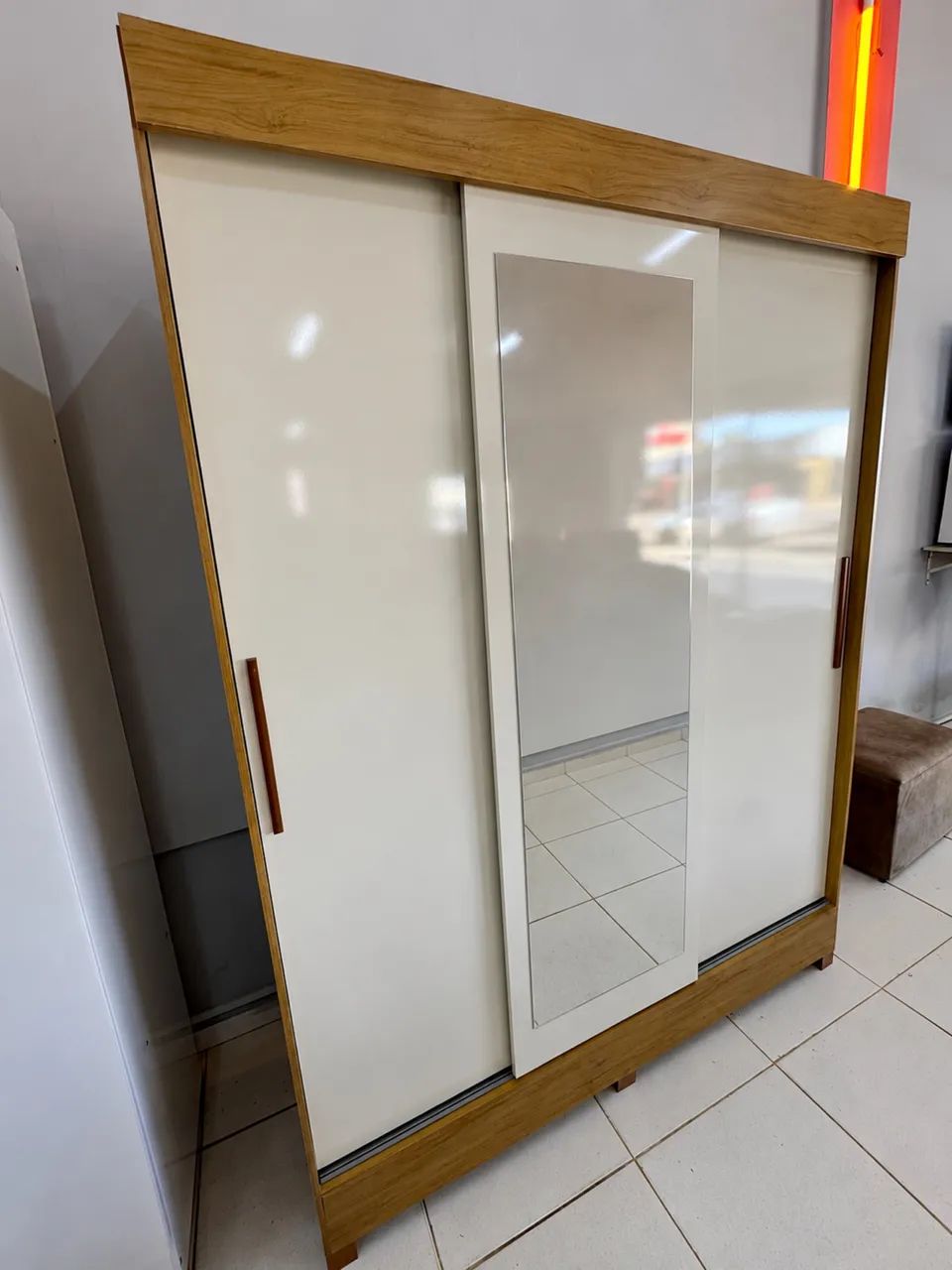 Guarda roupas com portas de correr e espelho  - Foto 3