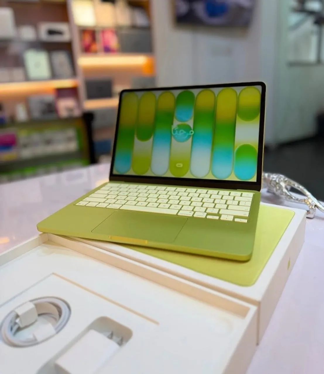 MACBOOK NEO ( tem um avaria ) 