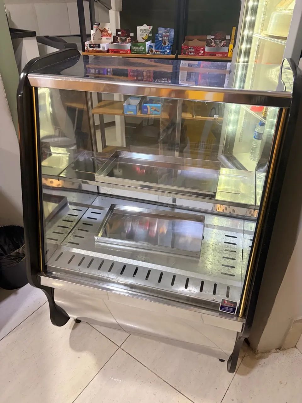 Vendo estufa de salgados semi nova 