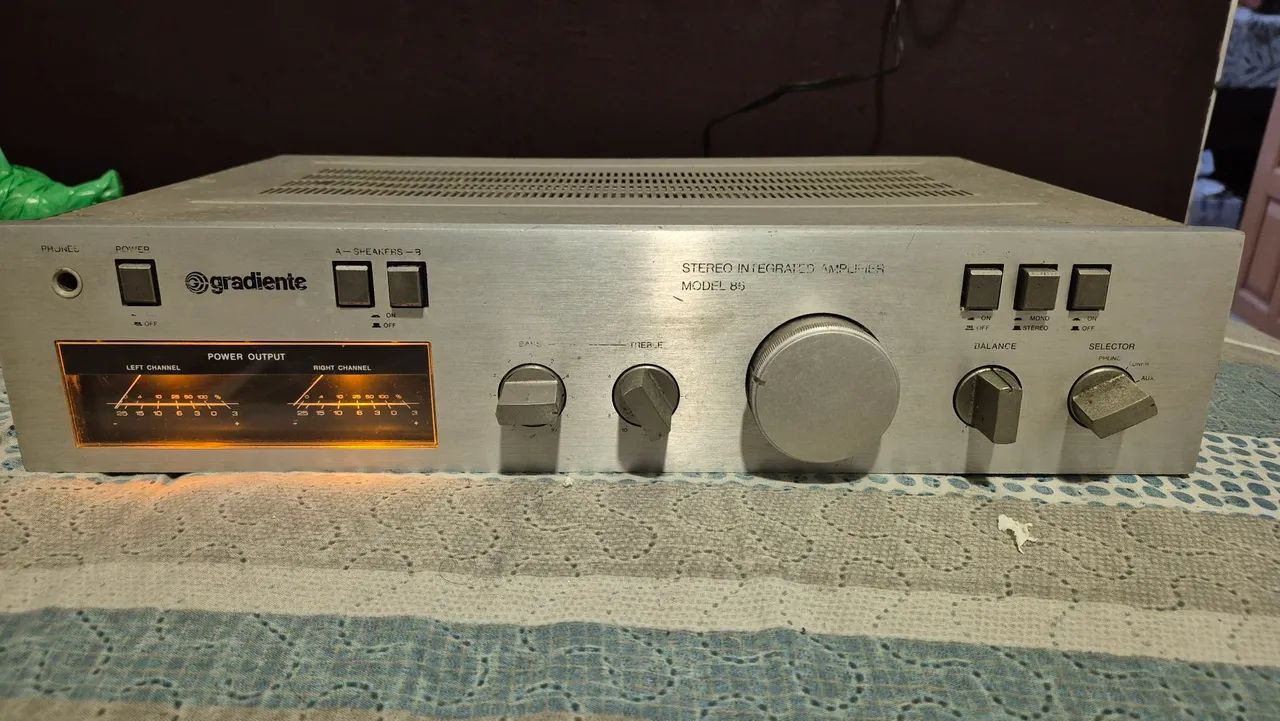 Amplificador GRADIENTE 