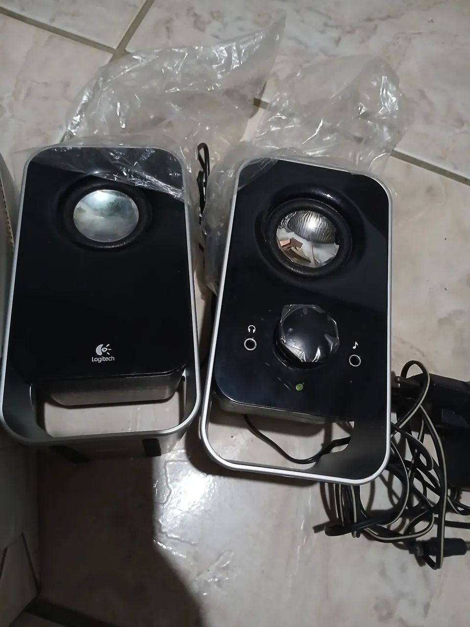 Caixa de som Logitech LS11 - Foto 4