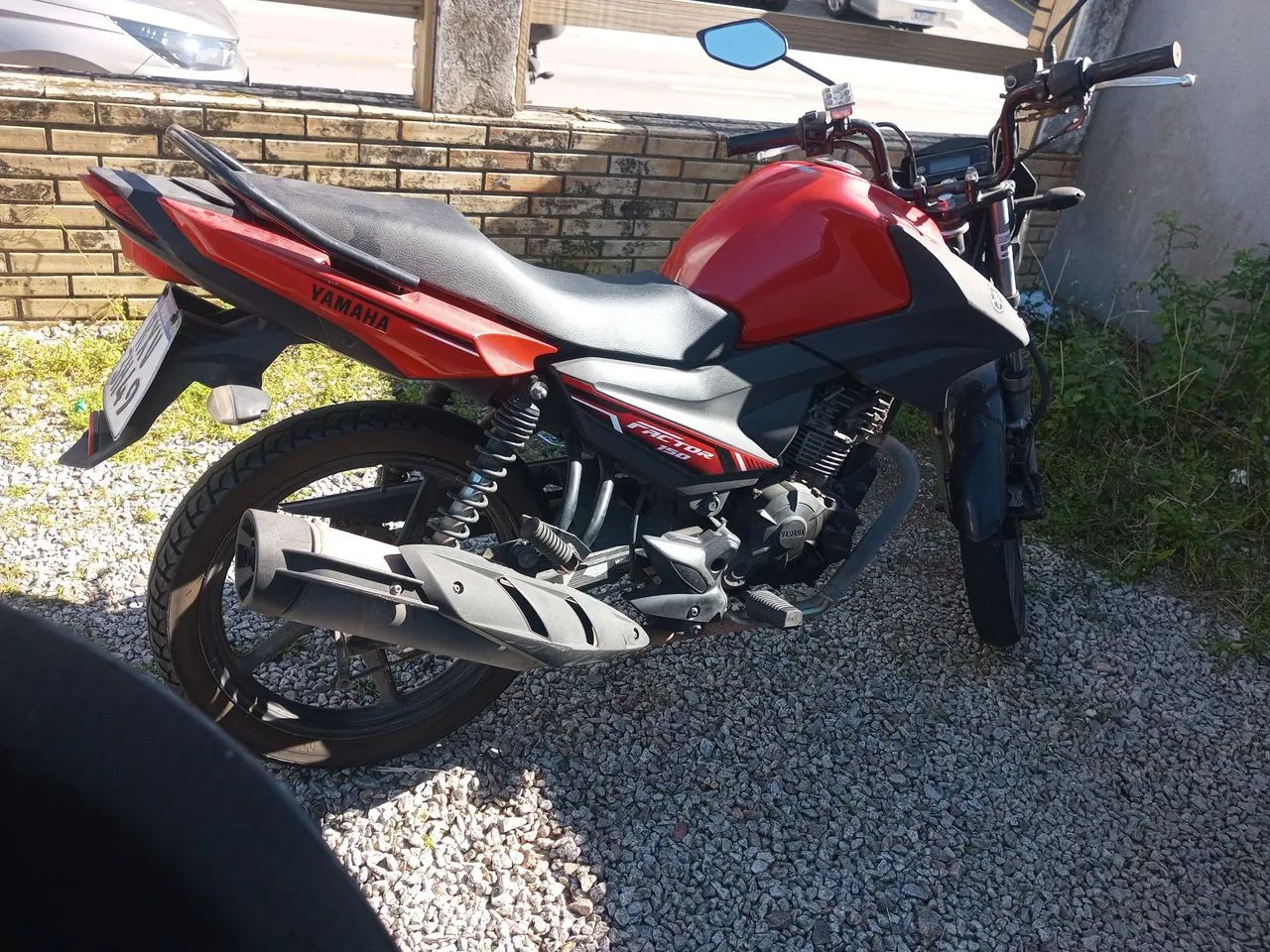 Moto Yamaha factor 