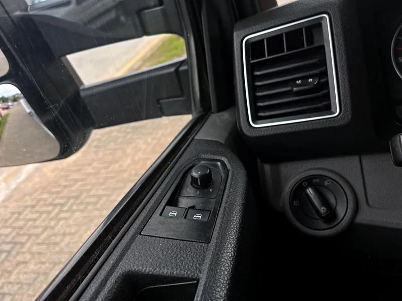 VW 11-180 DELIVERY PRIME PLATAFORMA GUINCHO 6 METROS  - Foto 11