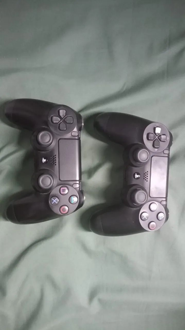 PlayStation 4 com VR e 2 controles - Foto 2