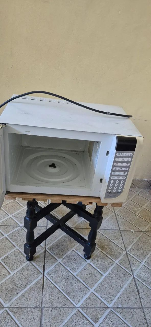 Micro-ondas Electrolux Com Defeito R$100,00 Reais  - Foto 4